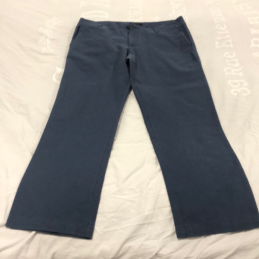 Excellent condition. Blue Banana Republic Factory pants. 34 waist by 32 length.